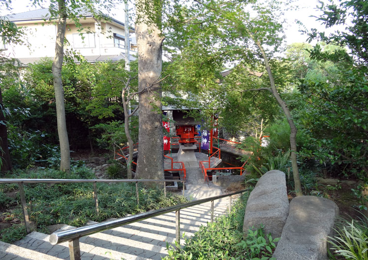 尾曳稲荷神社